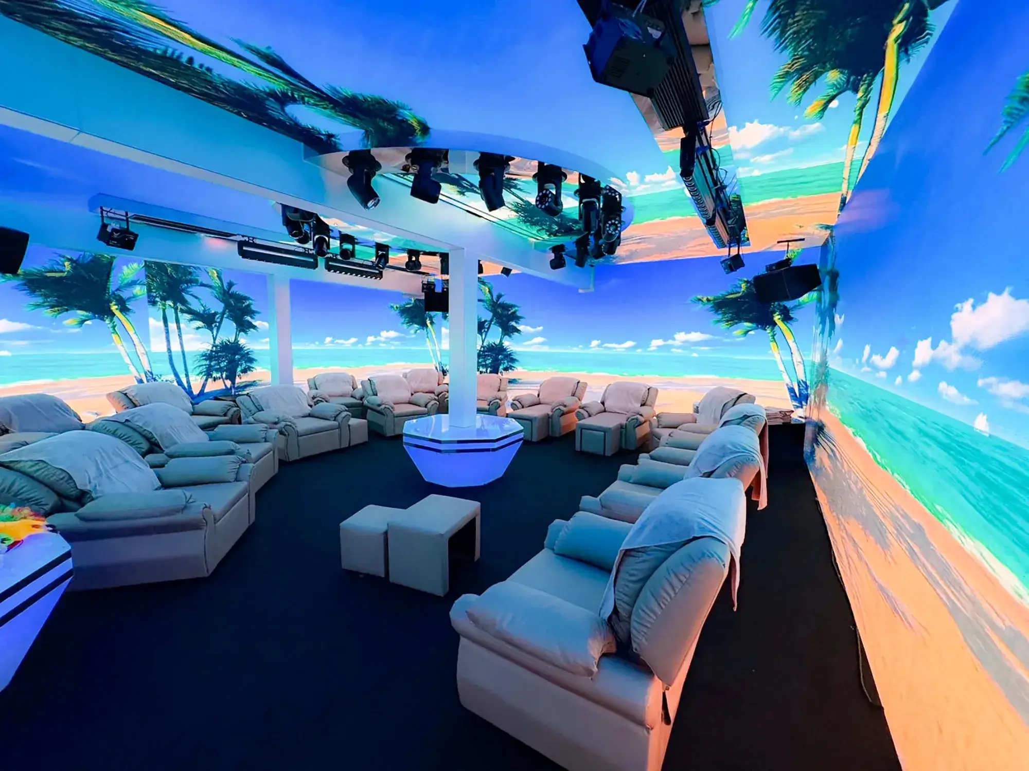 3. 表示コンテンツの制作・運用サポート 「想いを、動く価値へ。ターゲットの心に届く表現をデザインする。」